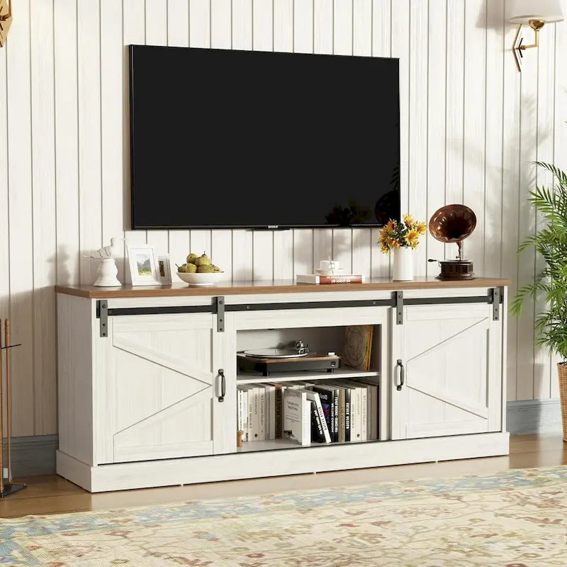 Meuble TV de ferme de 67 po avec grand placard avec porte coulissante de style grange et cheminée